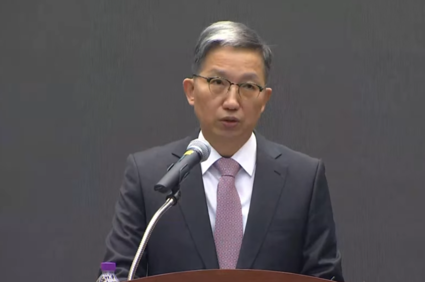 우종수 비상계엄 특별수사단장이 9일 서울 서대문구 경찰청 국수본에서 12·3 계엄 사태 수사 상황 관련 첫 브리핑을 하고 있다. 
