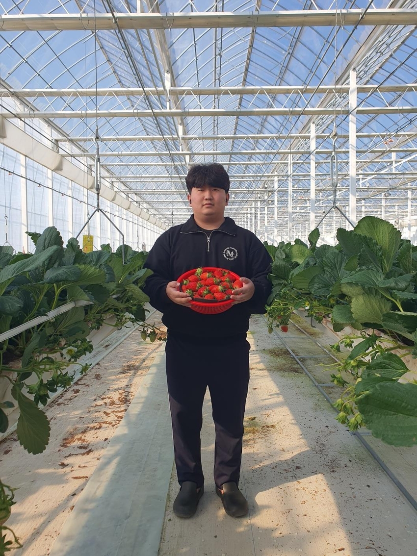 구례힐링팜 농장주 한국인(25)