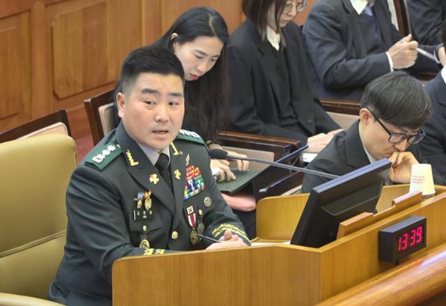 김현태 육군 특수전사령부 707특수임무단장이 6일 서울 종로구 헌법재판소에서 열린 윤석열 대통령 탄핵 심판 6차 변론에 증인으로 출석해 답변하고 있다. 