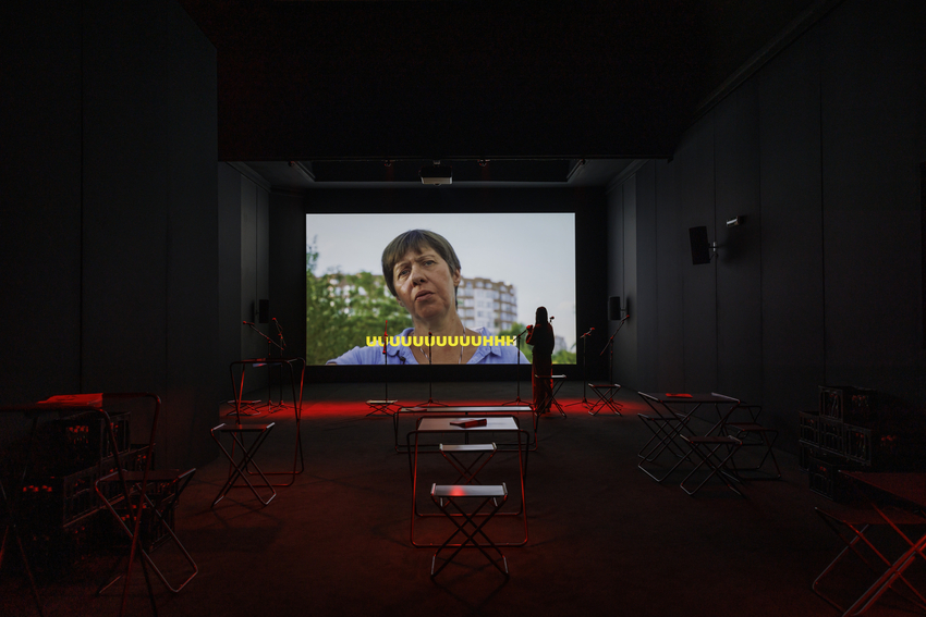 오픈 그룹, Repeat after Me Ⅱ, 2022-2024, 2채널 비디오 설치, 가라오케, 57분 31초, ⓒ Open Group Yuriy Biley, Pavlo Kovach, Anton Varga