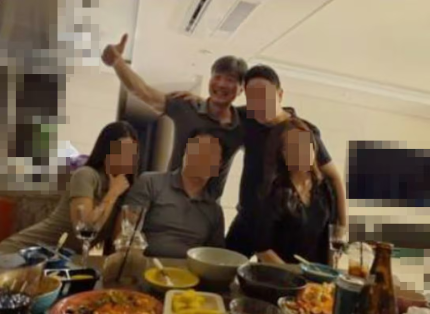 한문혁 부장검사(아랫줄 가운데)와 도이치모터스 주가조작 의혹의 핵심인물 이종허 전 블랙펄인베스트 대표(윗줄 왼쪽)