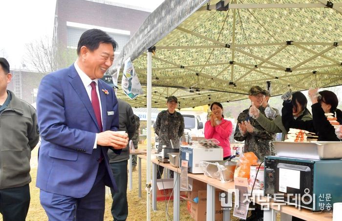 장성군, 상무대서 농산물 직거래장터 열어