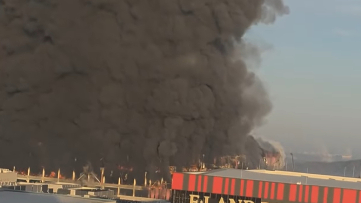 천안 이랜드패션 물류센터 화재, 9시간 30여분 만에 초진