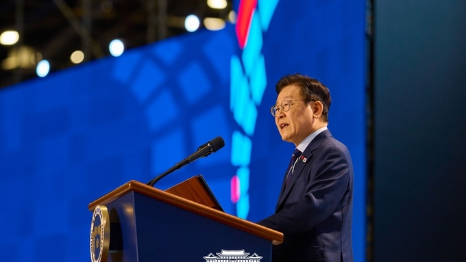 李대통령 “종교단체‧정치인 연루 의혹, 여야 관계없이 엄정 수사”