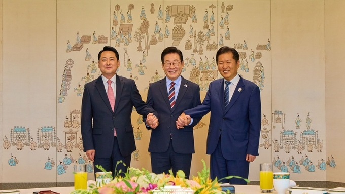 李대통령, 12일 여야 대표와 오찬…"의제 제한없이 대화“