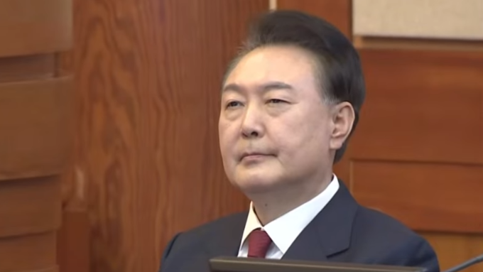 尹, ‘내란 우두머리’ 혐의 1심 선고 19일 생중계