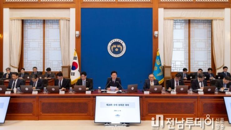 이 대통령 "한 방울의 석유라도 더 확보…안정적인 공급선 개척 노력"