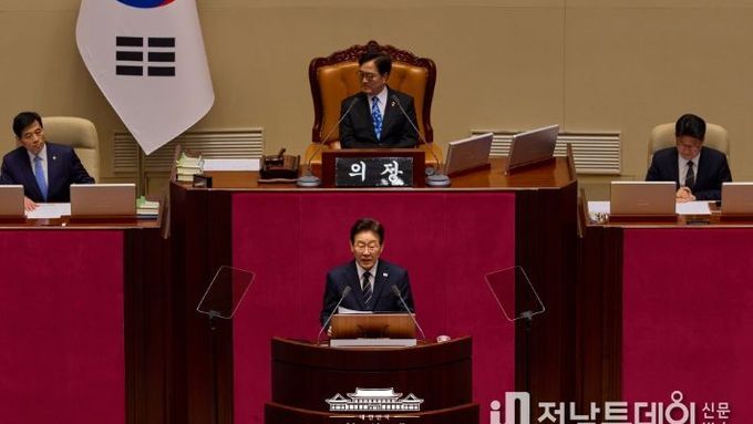 이재명 대통령 "이번 추경은 위기의 파도로부터 국민의 삶 지켜줄 방파제"