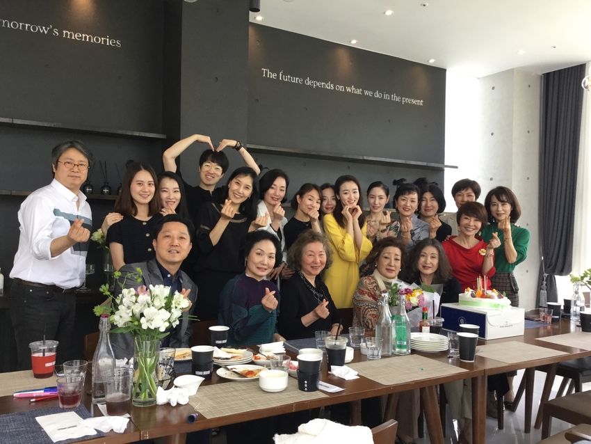 그림입니다. 원본 그림의 이름: KakaoTalk_20210927_205258871_01.jpg 원본 그림의 크기: 가로 1440pixel, 세로 1080pixel