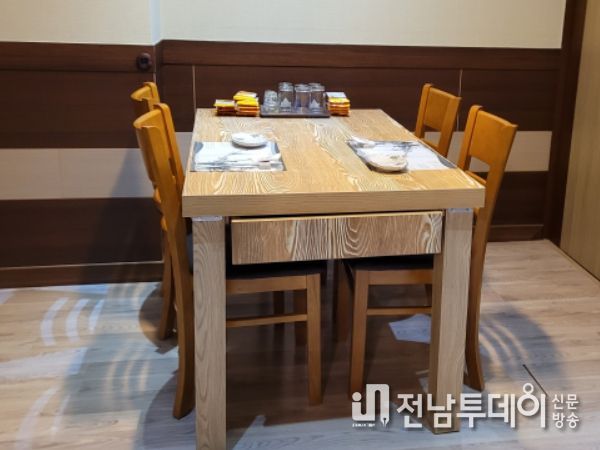 광산구 한 음식점 입식테이블