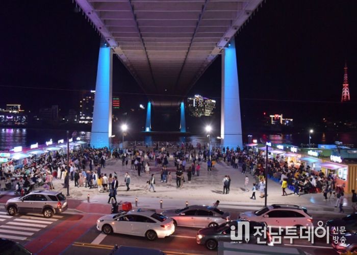 ‘여수밤바다 낭만포차’, 친절 서비스로 더 핫해진다
