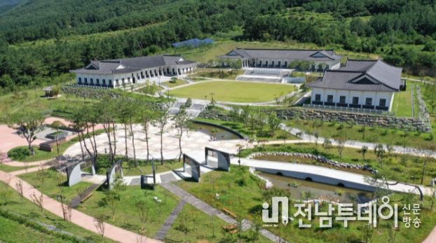 ‘ 함께라서 좋은 날, 여기 어때 ! ~ 역사문화관 버스킹' 공연