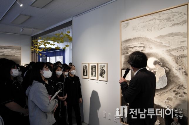 전남여고, 하성흡 작가와 함께 ‘임을 위한 행진곡’