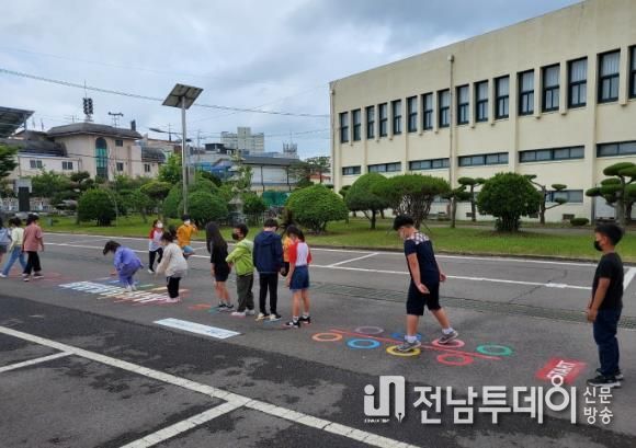고흥군, 시끌벅적'바닥놀이 마당'설치