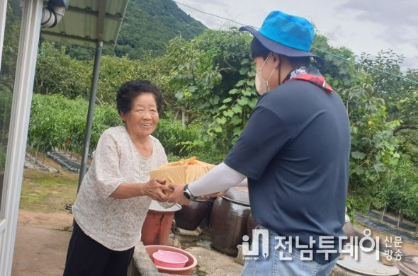 구례군, 마음으로 빚은 사랑의 송편 나눔 행사