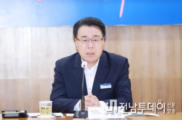 구복규 화순군수가 인사말씀을 하는 모습