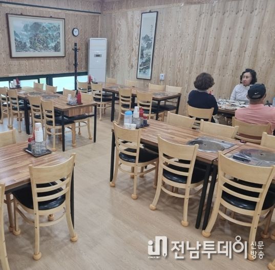 신안군, “의자가 편해요”음식점 입식 문화 확산