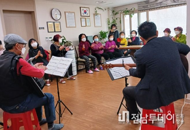 나주 빛가람동, 찾아가는 경로당 작은 음악회