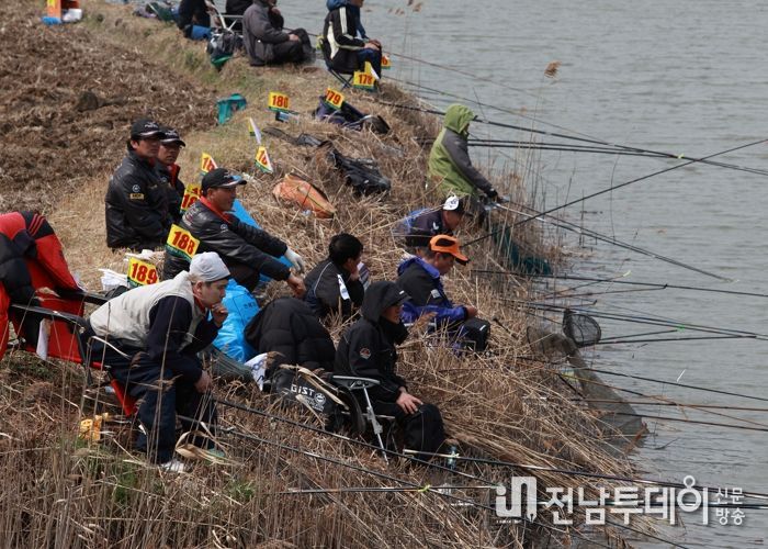 ‘짜릿한 손맛’ 진도군에서 10일 전국민물낚시대회 개최