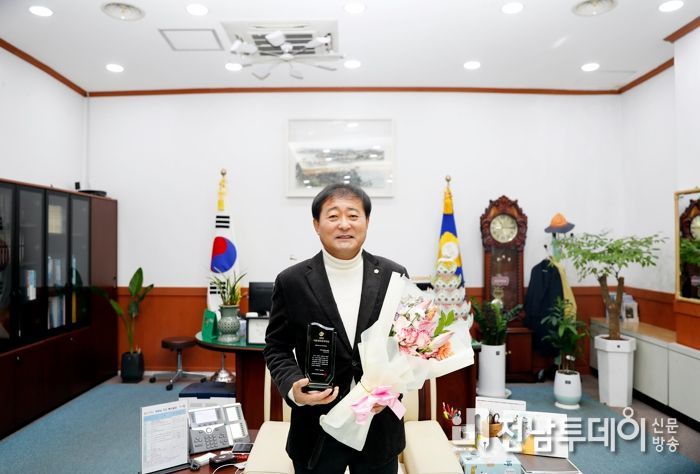 진도군의회 장영우의장,지방자치의정부문 서울평화문화대상 수상