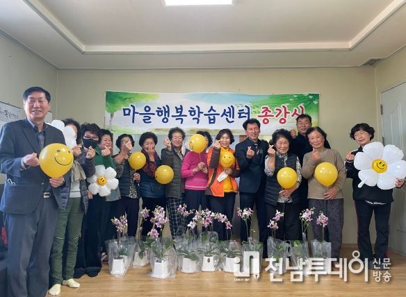 여수공항, ‘더 높고 더 멀리 날다’ 2년 연속 연간 이용객 100만명 돌파!