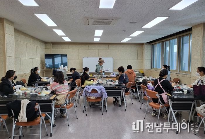 광양중앙도서관, 크리스마스 원데이 클래스 성료