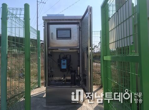 여수시(시장 정기명)가 깨끗하고 안정적인 수돗물 공급을 위해 배수관로에 ‘스마트관망관리 자동드레인’ 설치 공사를 추진한다고 26일 밝혔다.