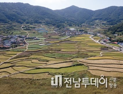완도군·청산도구들장논보존협회, ‘2022 GSTC 국제 생태관광 어워즈’ 파이널리스트 수상