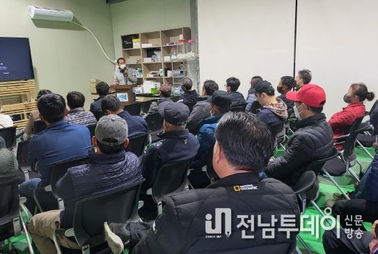 신안군, 소득 보장형『1004굴』양식시설 민간이전 첫 시작