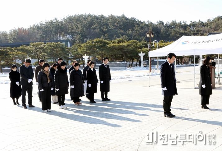 광주광역시 동구의회, 국립 5·18민주묘지 참배
