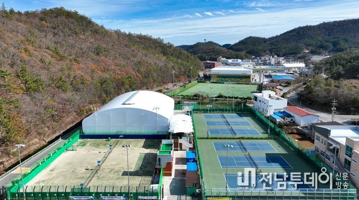 제62회 전남체전 소프트 테니스 경기가 열리는 완도 소프트 테니스장 전경