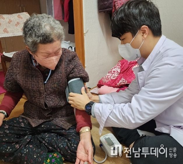 고흥노인전담주치의, 새해부터 어르신 건강 살뜰히 챙기며 분주