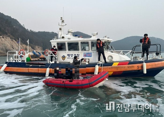 완도해경, 소안도 인근 좌초보트 신속 구조.. 인명 피해 없어