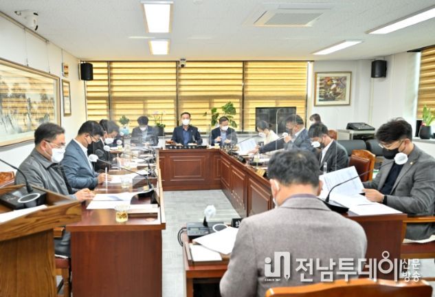 의회운영위원회 회의