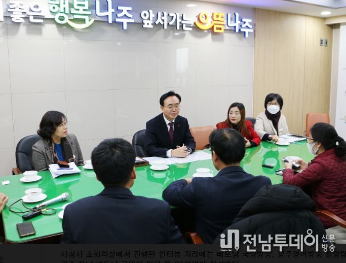 윤병태 나주시장, 베트남 국영방송 인터뷰 촬영