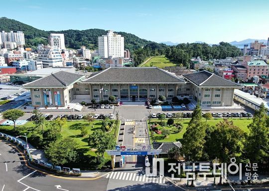 여수시(시장 정기명)는 시민과 귀성객이 깨끗하고 청결한 여수에서 설 명절을 보낼 수 있도록 ‘설 명절 생활폐기물 관리대책’을 추진한다.