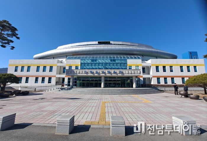 구례군 실내체육관 리모델링 완공
