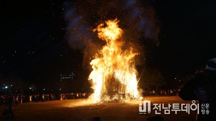 코로나19 이전 2018년 달집태우기
