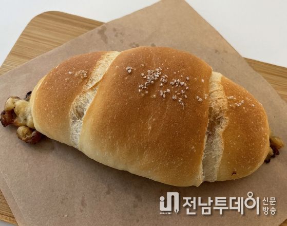 상품개발비를 지원받은 디저트(옥수수소금빵)