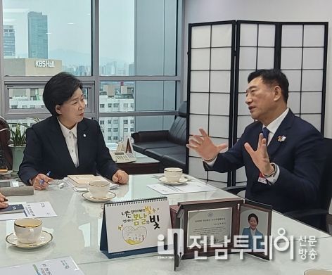김한종 장성군수 “반도체 특화단지, 국립심뇌혈관연구소 장성 설립 신속 추진해달라”