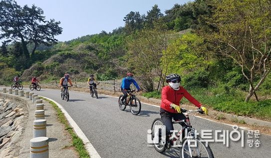 여수시는 시민과 관광객이 자전거 사고 발생 시 혜택을 받을 수 있도록 지난 7일 자전거보험에 가입했다고 밝혔다.