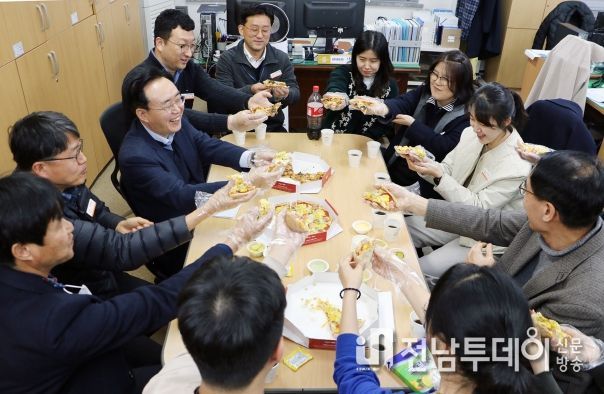 윤병태 나주시장, ‘점심·간식 소통’ … 내부 결속 다지기 눈길
