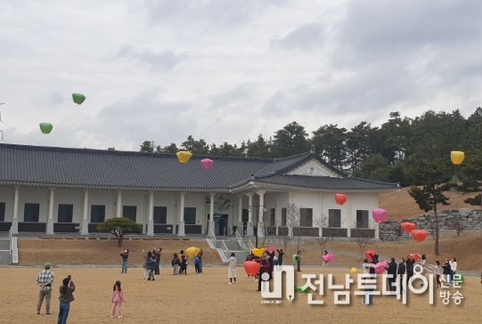 구례군 “ 풍등 ! 소원은 싣고 액운은 날리고 ”