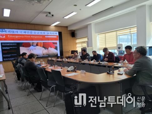 사진은 화순군청 재난안전상황실에서 진행된 회의 현장 모습