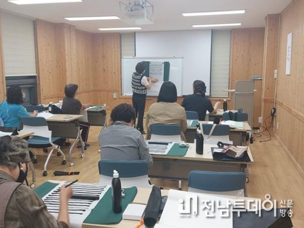고흥군립 및 작은도서관, 상반기 문화프로그램 개강