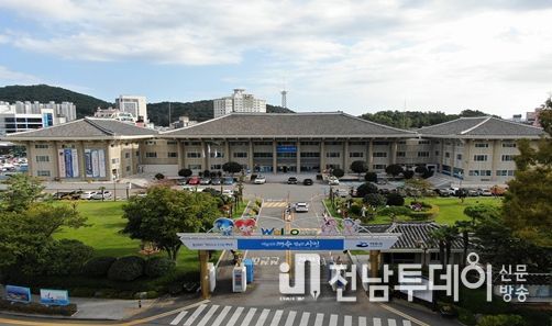 여수시가 올해 17억3천여만 원을 들여 ‘슬레이트 처리 지원사업’을 추진한다.