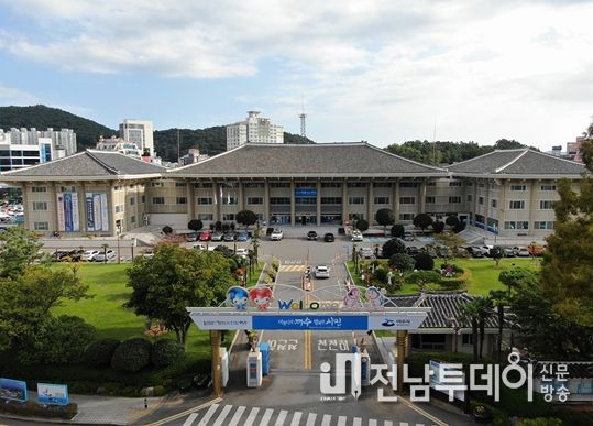 최근 도내 산불이 잇따름에 따라 여수시가 산불 예방에 총력 경주키로 했다.