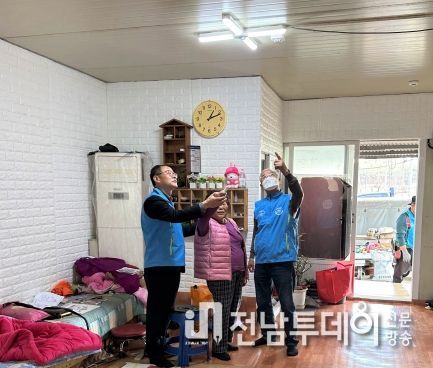 장성군 북이면, 거동 불편 어르신 집에 ‘전등 리모컨’ 설치