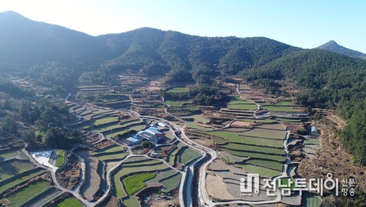 완도 청산면 구들장논 농업유산지구 전경