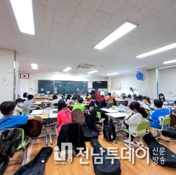 ‘2023 통기타가 있는 행복교실’ 운영 만전